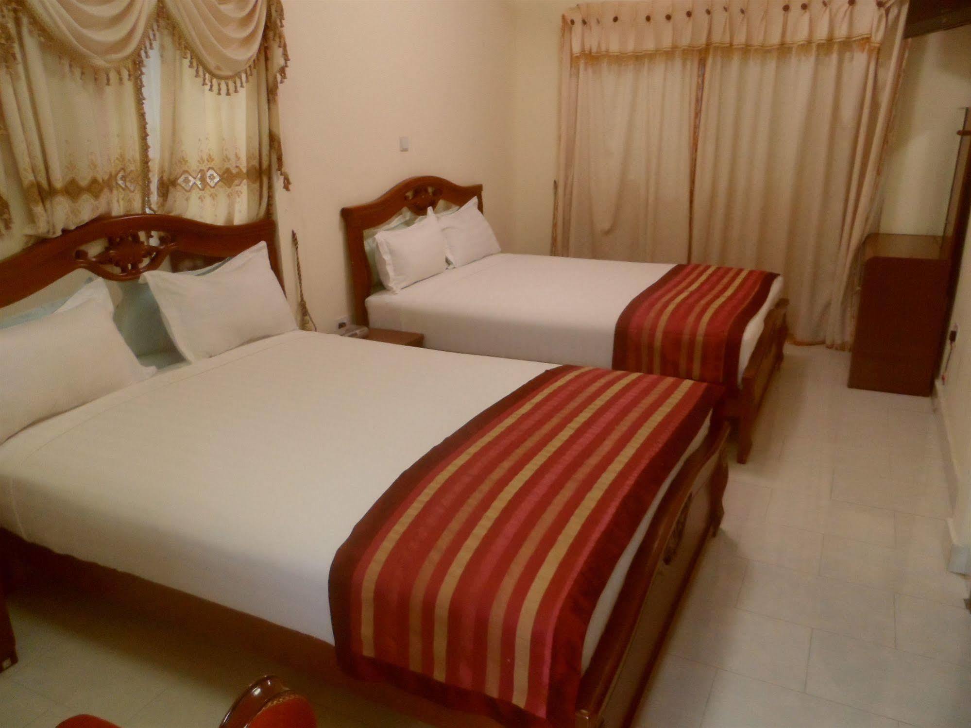 De Holiday Beach Hotel Kokrobite Luaran gambar