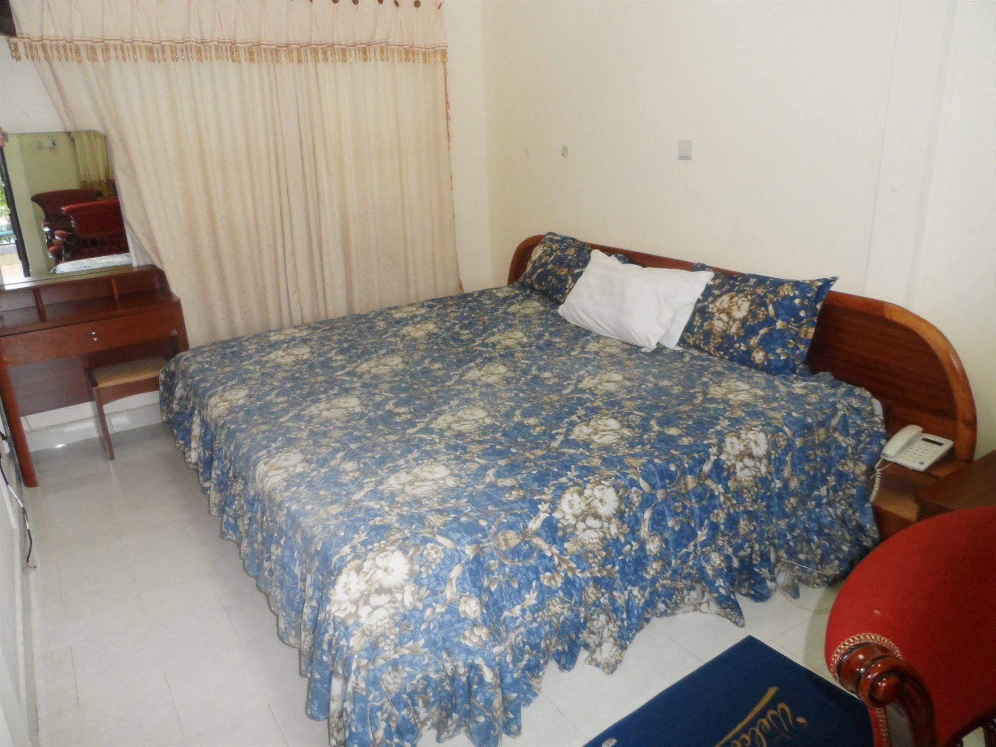 De Holiday Beach Hotel Kokrobite Luaran gambar