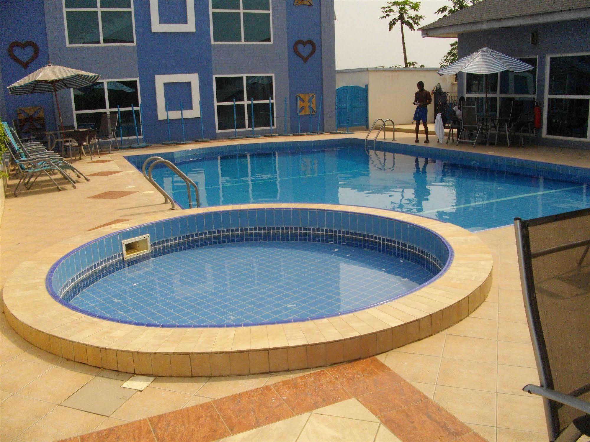 De Holiday Beach Hotel Kokrobite Luaran gambar